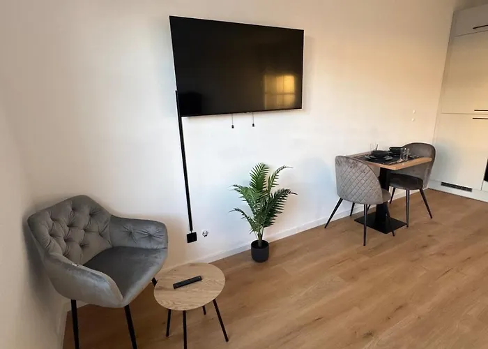 Cozy Apartment, 7 Mins To Hauptbahnhof * Λιντς