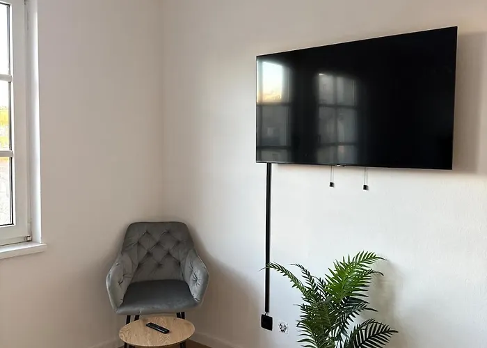Cozy Apartment, 7 Mins To Hauptbahnhof * Λιντς
